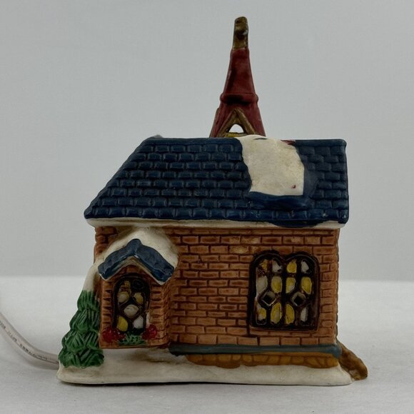 Vintage Ceramic Light-Up Christmas Village Church Chapel Wreath Snow Small 5" - Picture 12 of 14